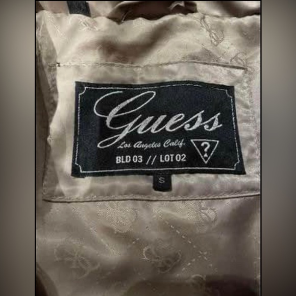 Gorgeous Guess Puffer Size Small - Picture 2 of 2